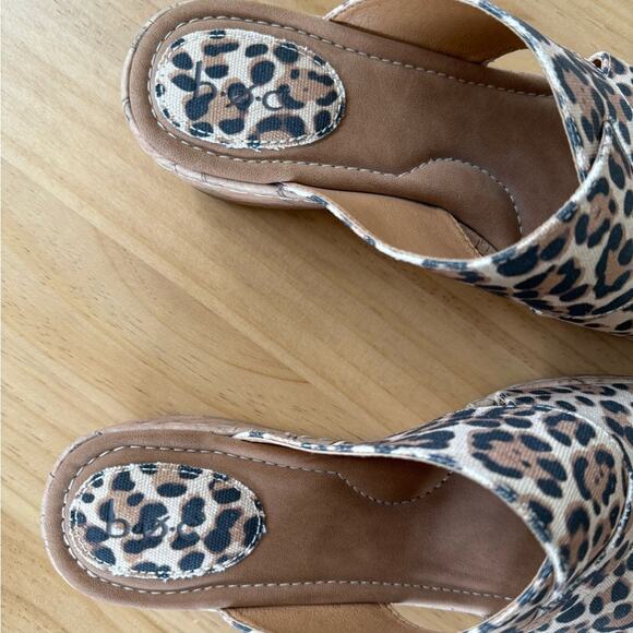 Born BOC Women’s Sz 11 Animal Print Wedge Sandals Brown Leopard Cheetah - Picture 3 of 7